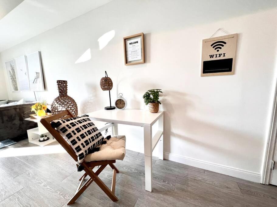 Coastal Oasis 3 Bedroom Apt By Lax/sofi Stadium Los Angeles